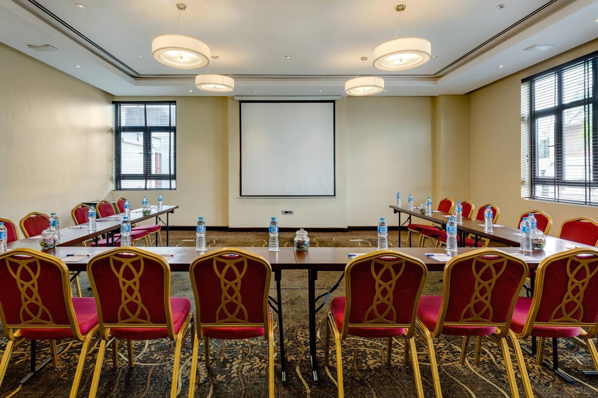 לגוס Protea Hotel By Marriott Ikeja Select מראה חיצוני תמונה
